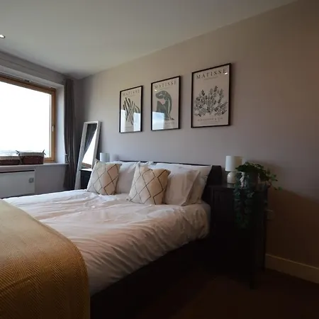 Luxury Cove At The Docks Apartment