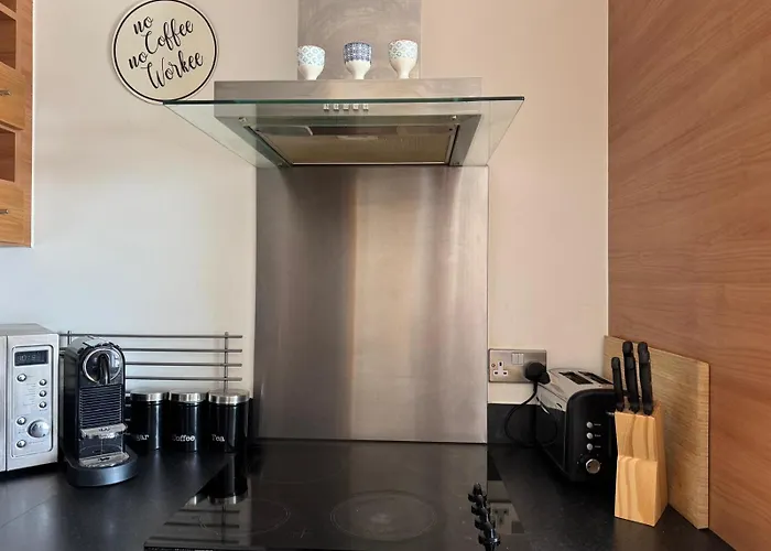 Luxury Cove At The Docks