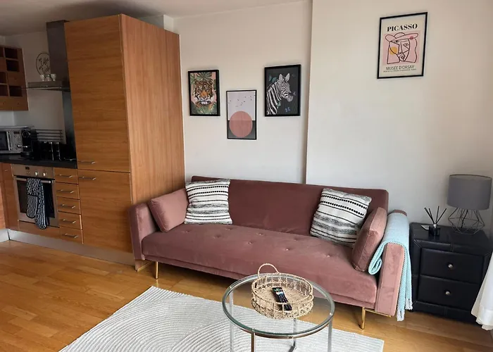 Luxury Cove At The Docks * Leeds (West Yorkshire)