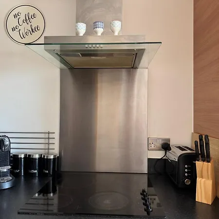 Luxury Cove At The Docks