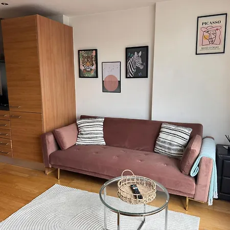 Luxury Cove At The Docks * Leeds (West Yorkshire)